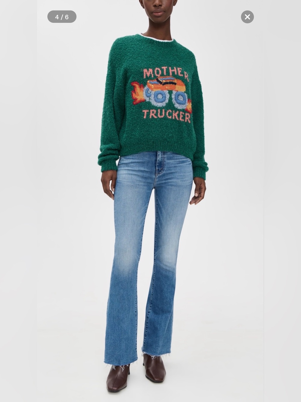 Mother The Weekender Fray in Groovin' Flare Jeans in Blue, Size 24 waist